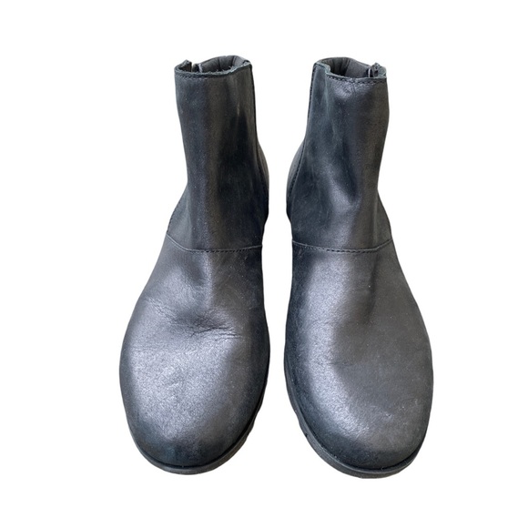 Sorel Black side zipper leather boot size 9.5 like new - Picture 4 of 9